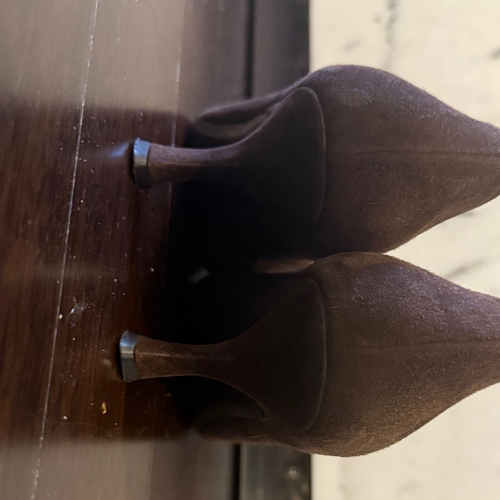 Prada Women's Dark Brown Chain Detail Heels
Authentic - Picture 6 of 7